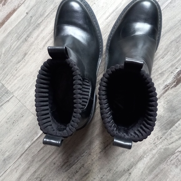ZARA Women's Chelsea Boots Lether Elastic Detail Track Soles Sack Boot Sz 6.5 - Picture 11 of 16